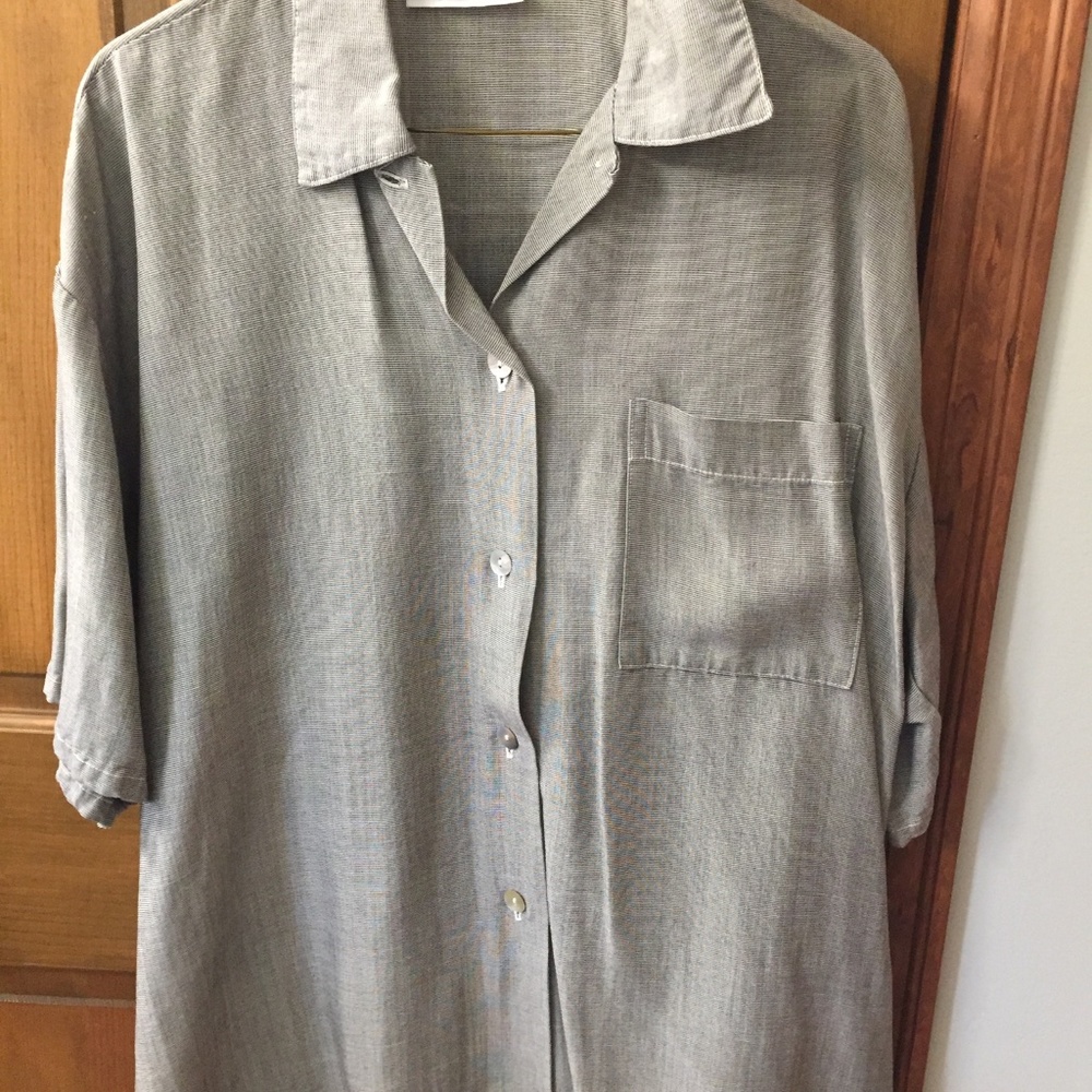 Bryn Walker blouse. Size: Small( oversized).